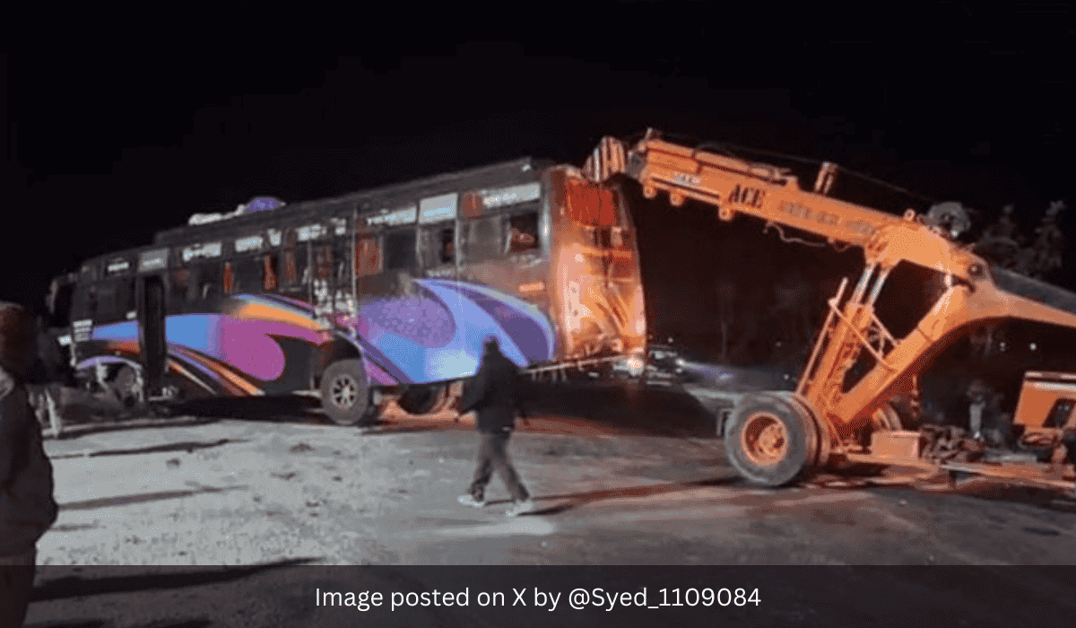 10 Killed in Fatal Crash Involving Kumbh Pilgrims on Prayagraj-Mirzapur Highway